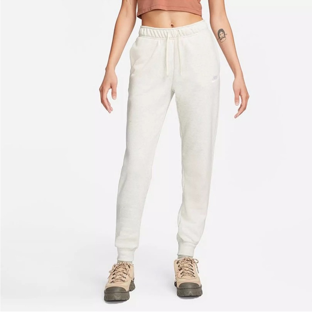 NIKE Beige Club Jogger Lounge Pants, Large